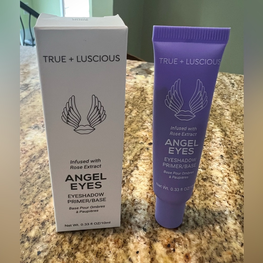 Angel Eyes Eyeshadow Primer / Base